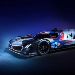 BMW M Hybrid V8 2023 получил гоночную ливрею с огромными логотипами M