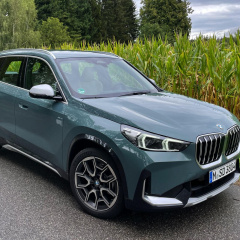 BMW X1 U11 с пакетом xLine в цвете Cape York Green