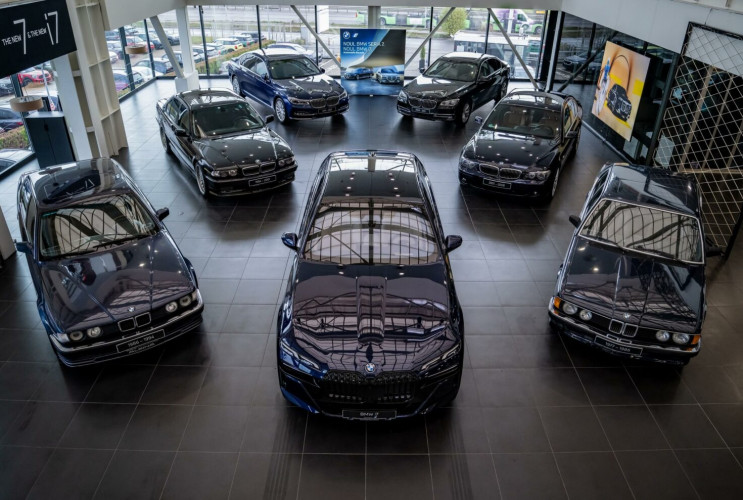 Семь поколений BMW 7 серии под одной крышей BMW 7 серия G11-G12