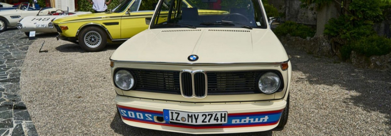 BMW 2002 Turbo празднует свое 50-летие