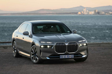 BMW i7 без пакета M Sport с новым интерьером BMW 7 серия G70