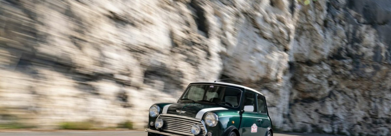 Классический Mini Cooper с 1,6 двигателем Honda