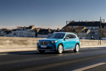 2023 BMW X1 в эксклюзивном цвете Blue Bay Lagoon BMW X1 серия U11