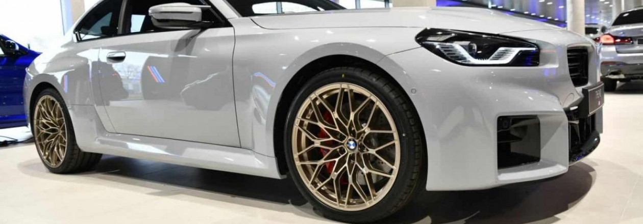 BMW M2 2023 года выпуска в новом видео