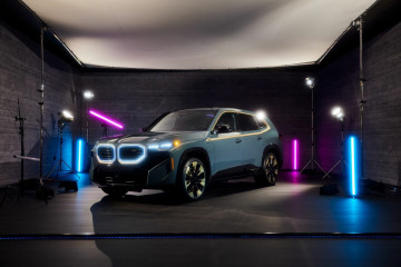 BMW XM 2023 Cape York Green - эксклюзивные характеристики в новом видео BMW XM G09