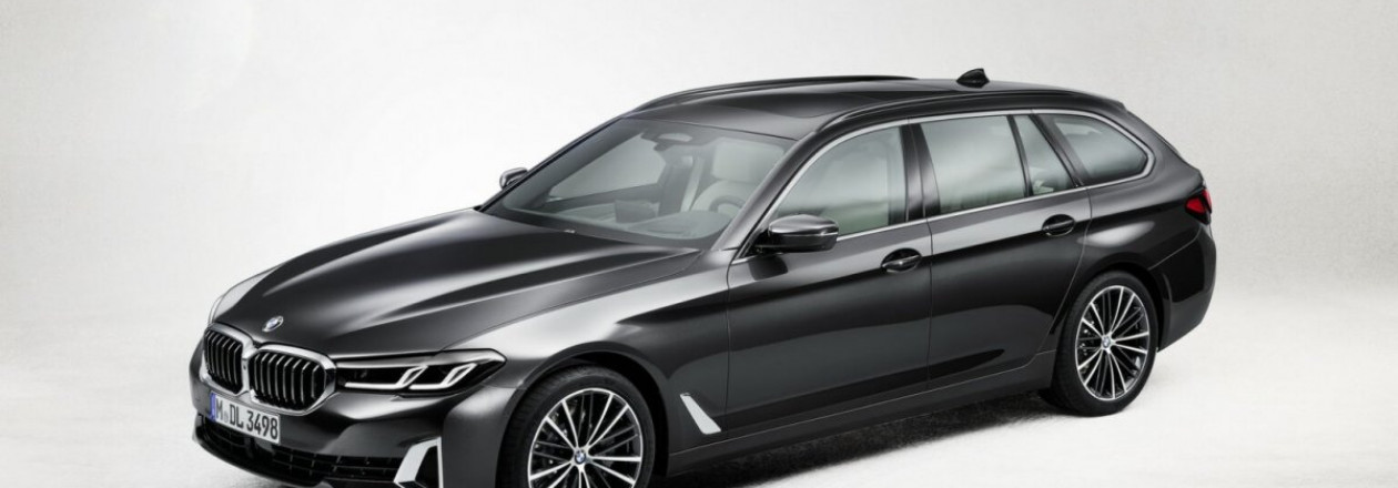 BMW 540d Touring без особых усилий развивает максимальную скорость на автобане BMW 540d Touring без особых усилий развивает максимальную скорость на автобане
