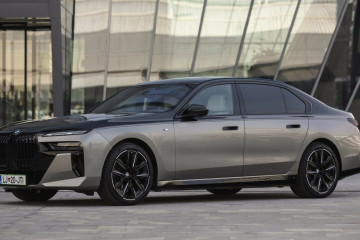 BMW i7 M Sport Pro с интерьером из кашемировой шерсти :: BMW :: 7 серия :: G70 BMW i7 M Sport Pro с интерьером из кашемировой шерсти BMW 7 серия G70