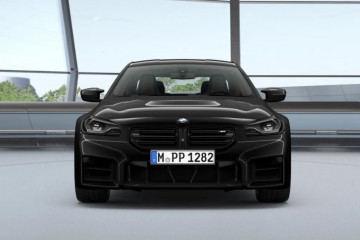 BMW M2 Black Sapphire 2023 показывает свою темную сторону в видеороликах Walkaround BMW 2 серия G87
