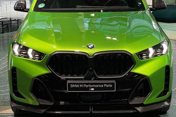 Привлекательный внедорожник BMW X6 Java Green 2024 с деталями M Performance BMW X6 серия G06