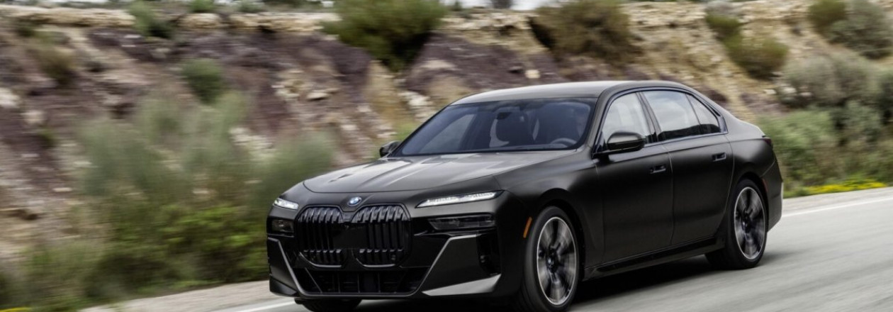 BMW 7 серии 2023 демонстрирует на видео специальный аэродинамический обвес BMW 7 серии 2023 демонстрирует на видео специальный аэродинамический обвес