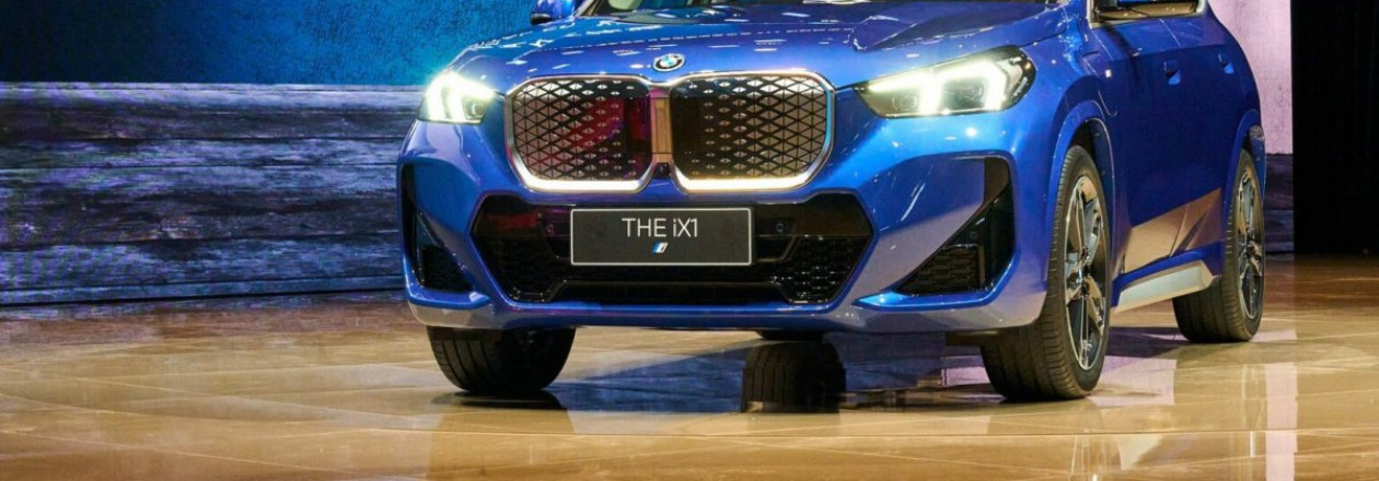 2023 BMW X1 и iX1 с длинной колесной базой представлены в Шанхае