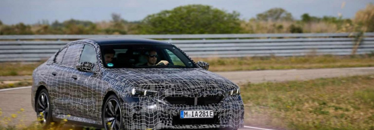 Опубликованы первые официальные спецификации BMW 5-й серии и i5 2024, которые дебютируют 23 мая