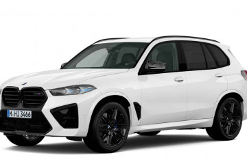 2024 BMW X5 M Alpine White модернизирован с помощью деталей M Performance