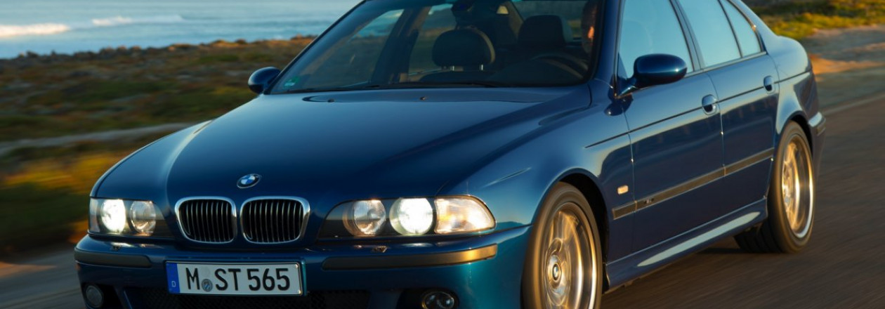 BMW M5 E39 - лучший седан по мнению Piston Heads за последние 25 лет