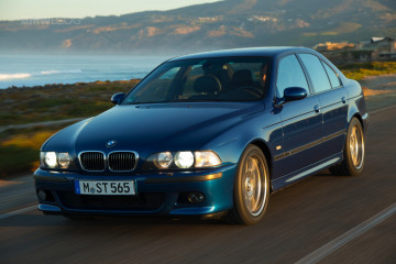BMW M5 E39 - лучший седан по мнению Piston Heads за последние 25 лет BMW 5 серия E39