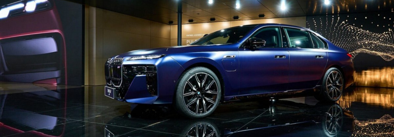 Frozen Tanzanite Blue - идеальный цвет для BMW i7 M70 Frozen Tanzanite Blue - идеальный цвет для BMW i7 M70