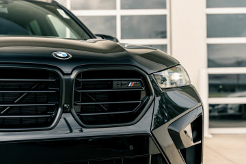 2024 BMW X5 M Competition в цвете Black Sapphire Metallic с идеальной комплектацией BMW X5 серия G05