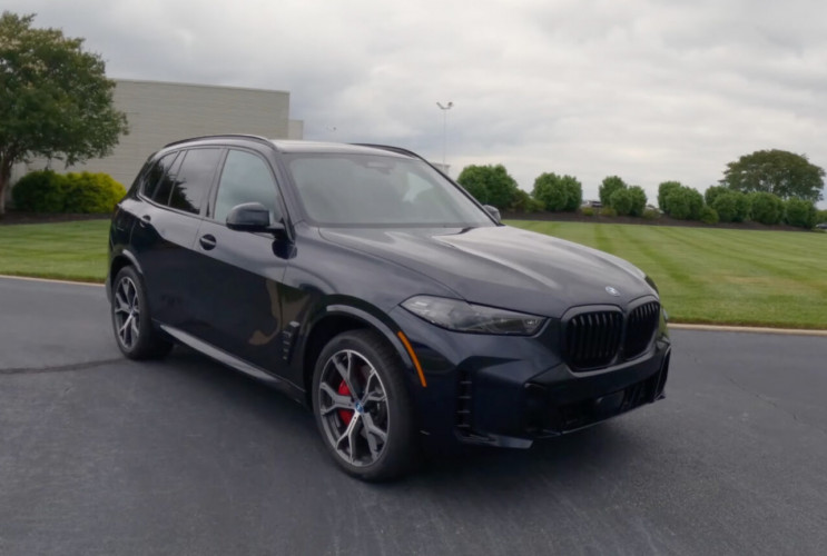 BMW X5 xdrive50i Carbon Black – одина из лучших спецификаций BMW X5 серия G05