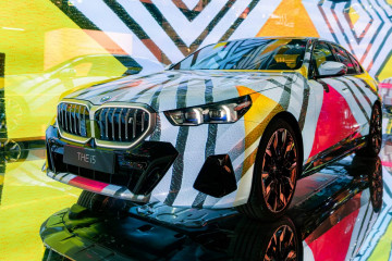 BMW i5 на выставке Art Basel BMW 5 серия G60