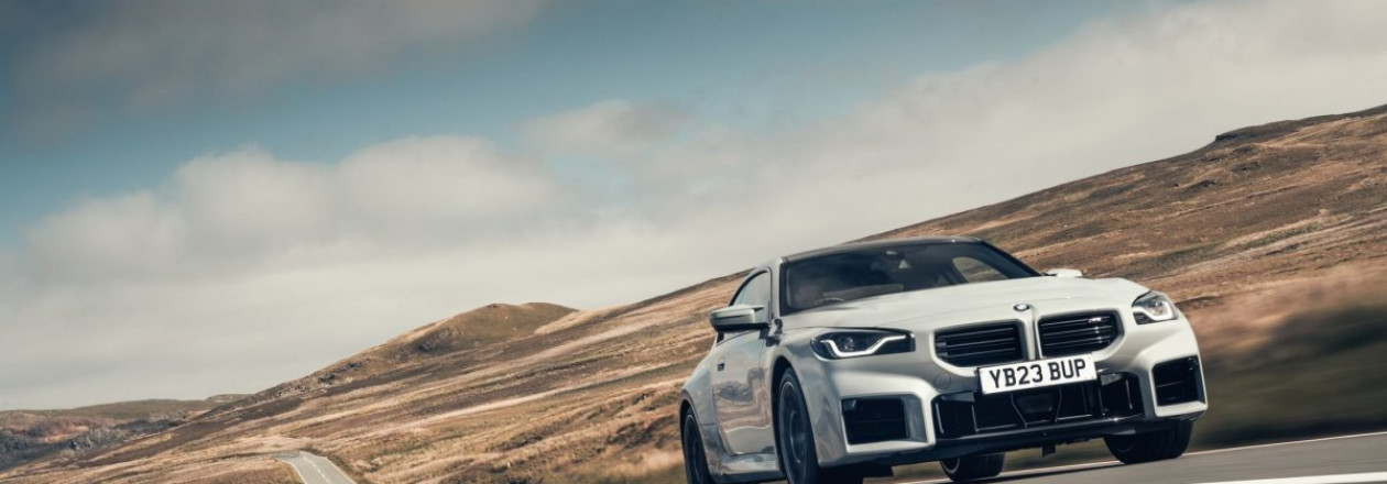 BMW M2 Brooklyn Grey 2023 в новой фотосессии BMW M2 Brooklyn Grey 2023 в новой фотосессии