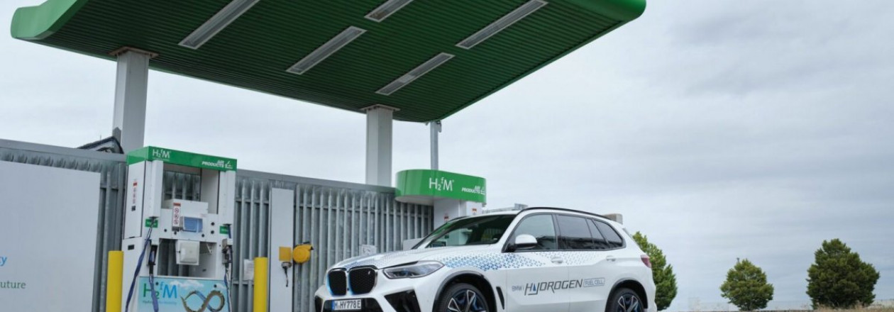 Пилотный парк BMW iX5 прибывает в Великобританию