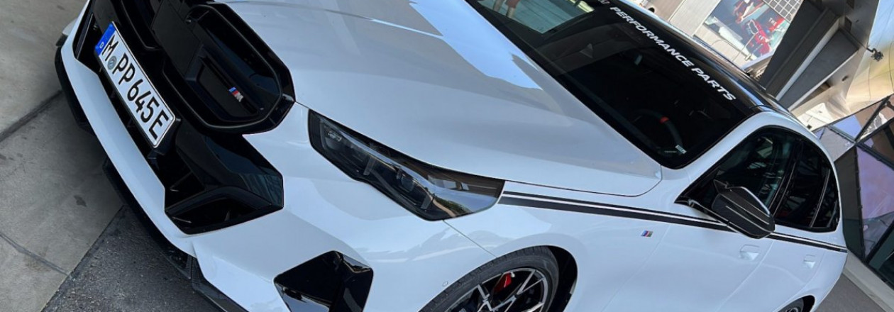 BMW i5 M60 с деталями M Performance BMW i5 M60 с деталями M Performance