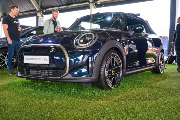 Электрический кабриолет MINI на Фестивале скорости BMW Всё о MINI COOPER Все MINI