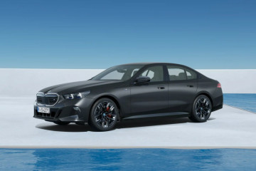 BMW i5 M60 Frozen Deep Grey на выставке Welt BMW 5 серия G60