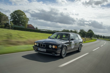 Редкий BMW E34 M5 Touring преодолевает Нюрбургринг BMW 5 серия E34