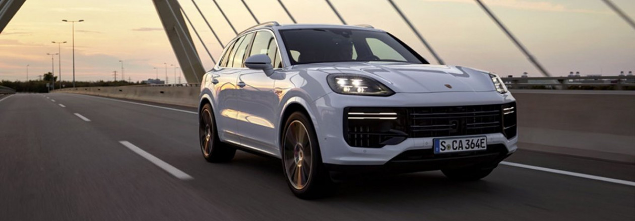 729-сильный гибрид Porsche Cayenne Turbo E-Hybrid берет верх над BMW XM