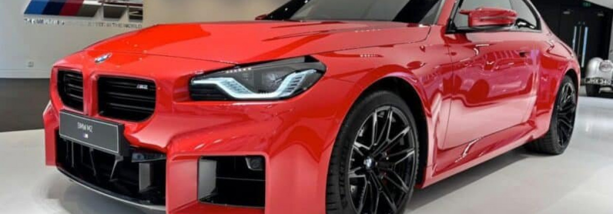 BMW M2 участвует в драгрейсинге Audi RS3