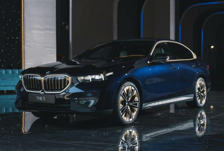 Автомобили BMW 5 серии 2024 в новом видео BMW M серия Все BMW M