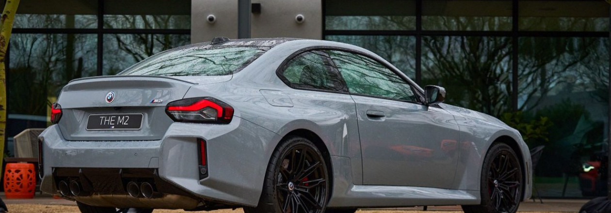 2023 BMW M2 против Chevy Camaro ZL1 2023 BMW M2 против Chevy Camaro ZL1