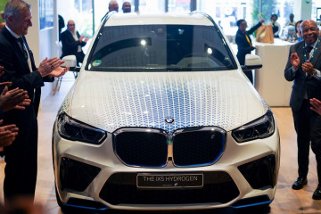 Парк водородных BMW iX5 прибыл в Южную Африку для испытаний BMW Концепт Все концепты