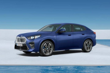 BMW iX2 в синем цвете Portimao Blue с пакетом M Sport BMW BMW i Все BMW i