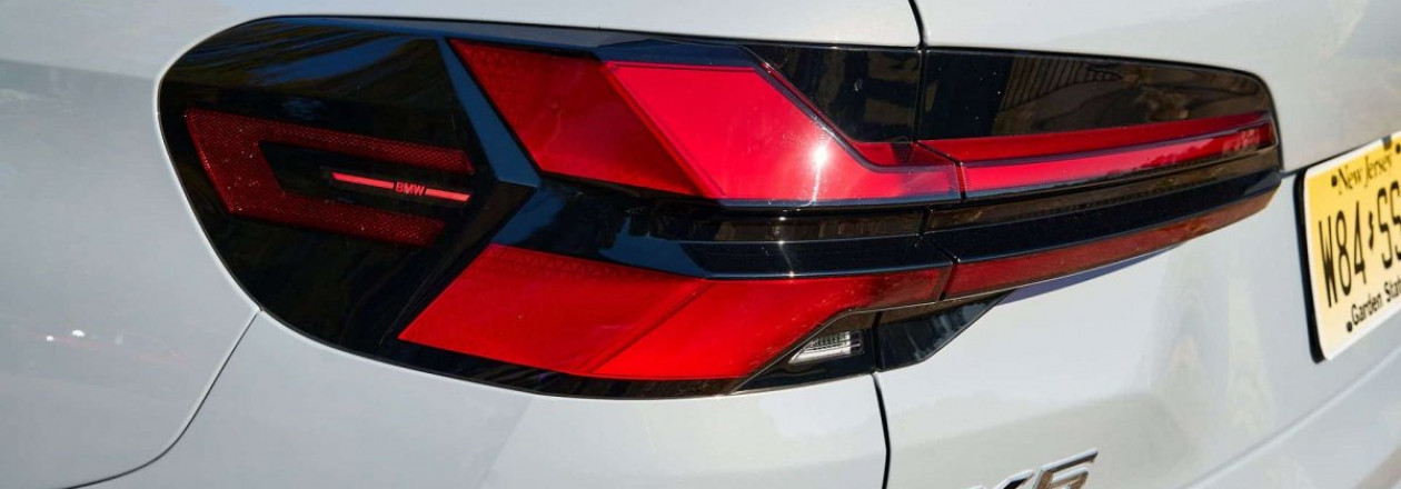 Видеообзор BMW X5 M60i Видеообзор BMW X5 M60i