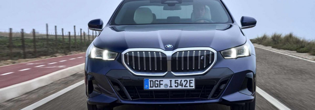 BMW 5 Series выиграл премию «Автомобиль года 2024» по версии Women's World BMW 5 Series выиграл премию «Автомобиль года 2024» по версии Women's World