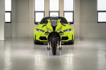 BMW M4, настроенный на 1000 лошадиных сил, участвует в драг-рейсинге с мотоциклом М