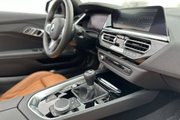 2025 BMW Z4 M40i с механической коробкой переключения передач