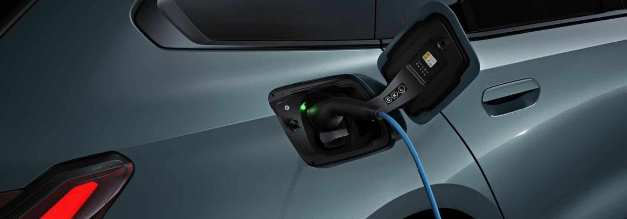 Глава BMW призывает ЕС пересмотреть целевые показатели выбросов CO2 Глава BMW призывает ЕС пересмотреть целевые показатели выбросов CO2