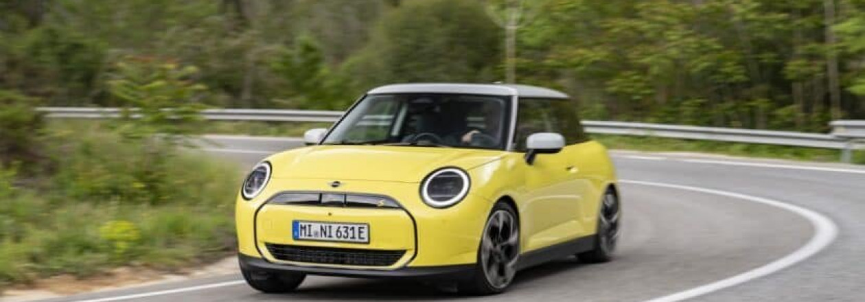 Новый 2025 MINI Cooper Electric – видеообзор