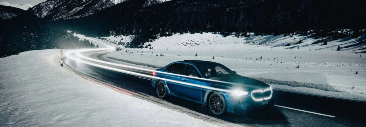 2025 BMW M5 покоряет зиму 2025 BMW M5 покоряет зиму