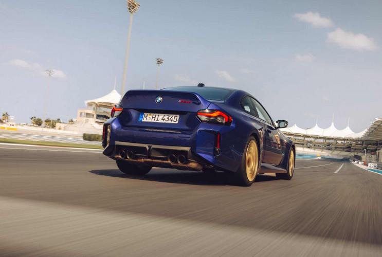 BMW M2 CS 2026 в новом видео BMW 2 серия G87