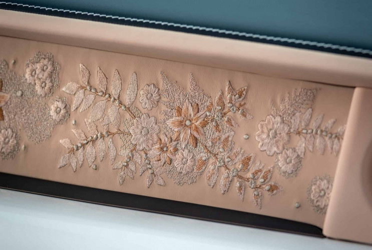 Уникальный Rolls-Royce Phantom Dentelle BMW Rolls-Royce Rolls-Royce
