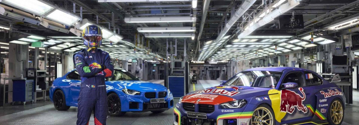 BMW M2 - дрифт внутри завода в Мюнхене BMW M2 - дрифт внутри завода в Мюнхене