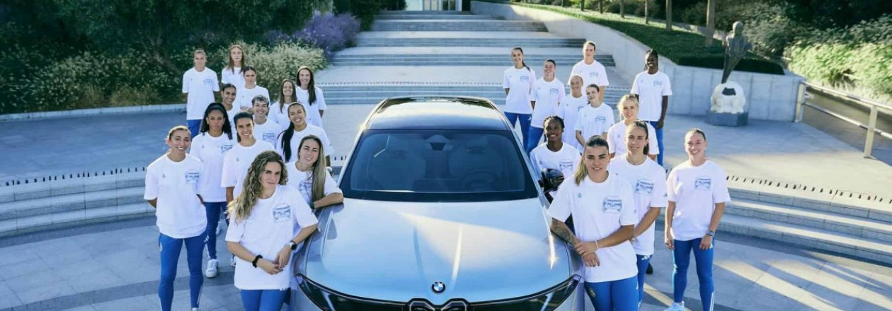 BMW вручила новые электромобили женской команде «Реал Мадрид» BMW вручила новые электромобили женской команде «Реал Мадрид»