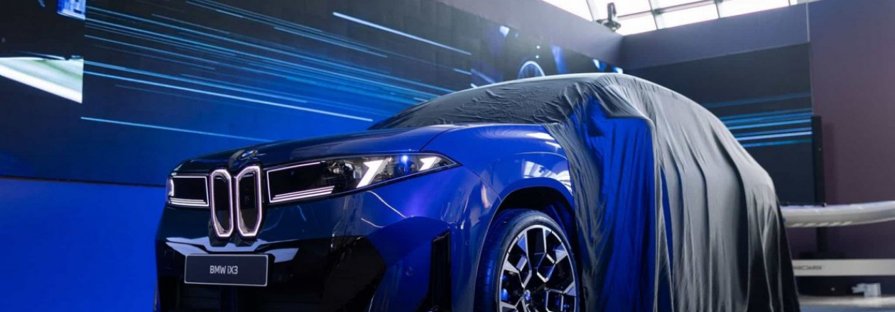 Первые BMW iX3 Neue Klasse 2026 года переданы клиентам в BMW Welt